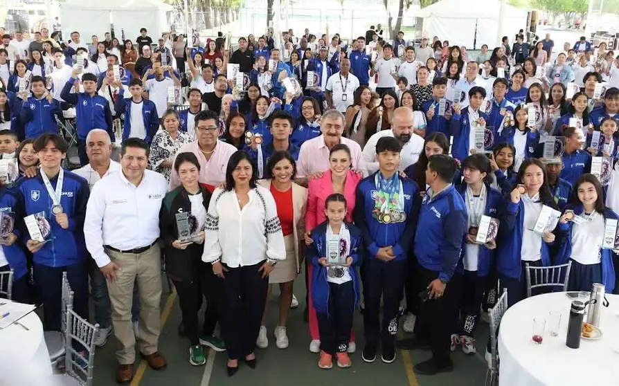 León reconoce a sus medallistas de juegos CONADE y The International Children’s Games