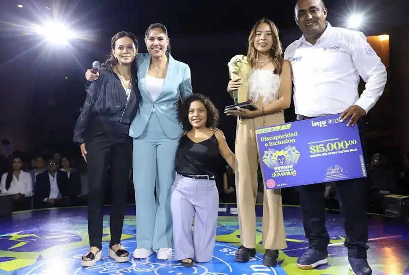 Ale Gutiérrez encabeza en León la entrega del premio municipal de la juventud