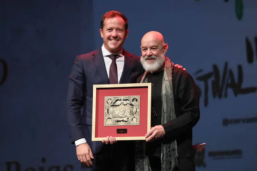 Teatro Universitario UG recibe reconocimiento internacional