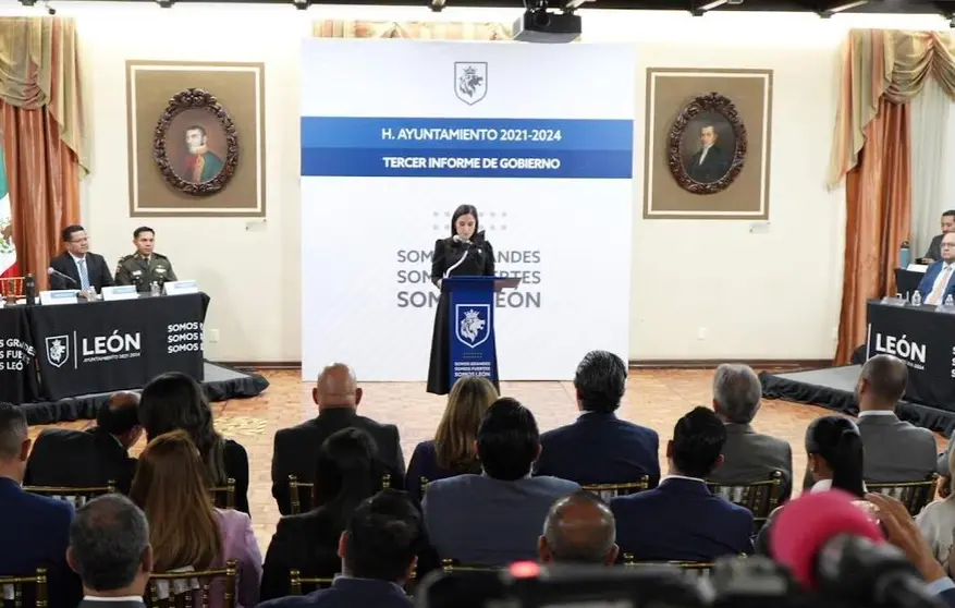 Ale Gutiérrez rinde III Informe de Gobierno ante el Ayuntamiento de León