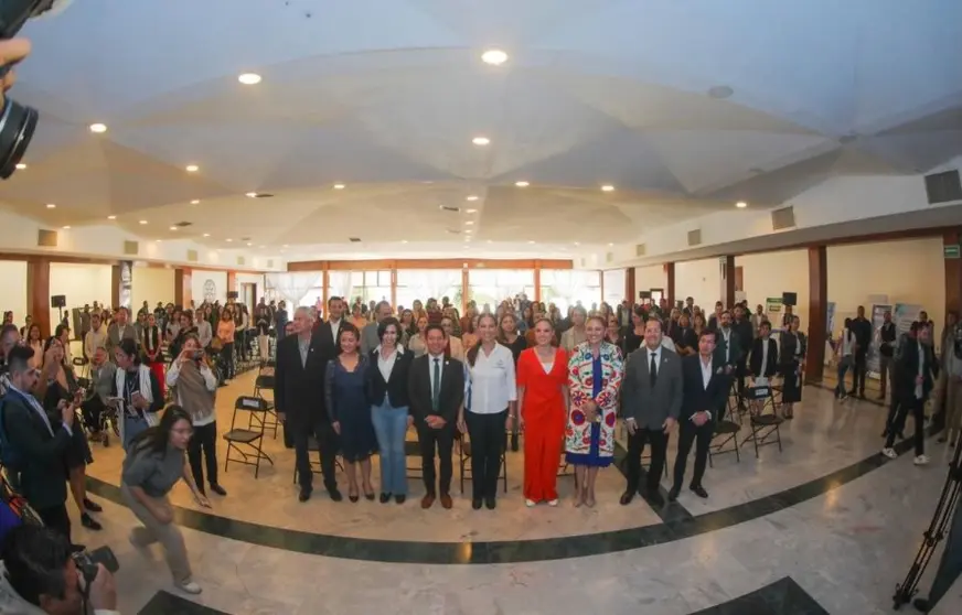 Refrenda Libia Dennise compromiso de trabajo con las OSC