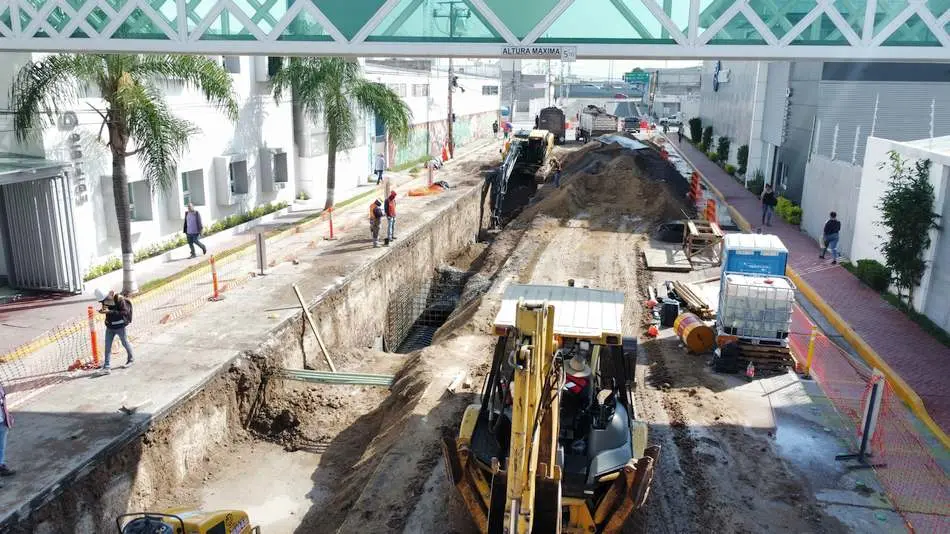 SAPAL construye colector pluvial en zona Delta