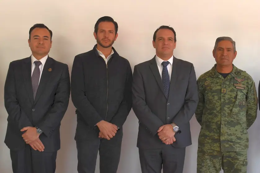 Titulares de Seguridad y Gobierno de Guanajuato acuerdan con comandante del Ejército y alcalde de Apaseo el Grande medidas para reforzar seguridad regional