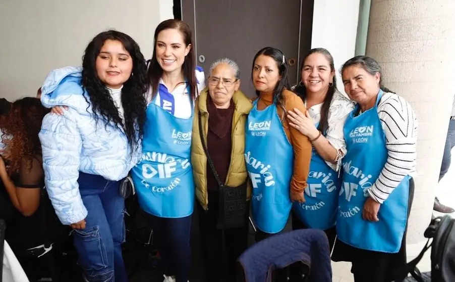 León reconoce labor de las voluntarias en comedores comunitarios