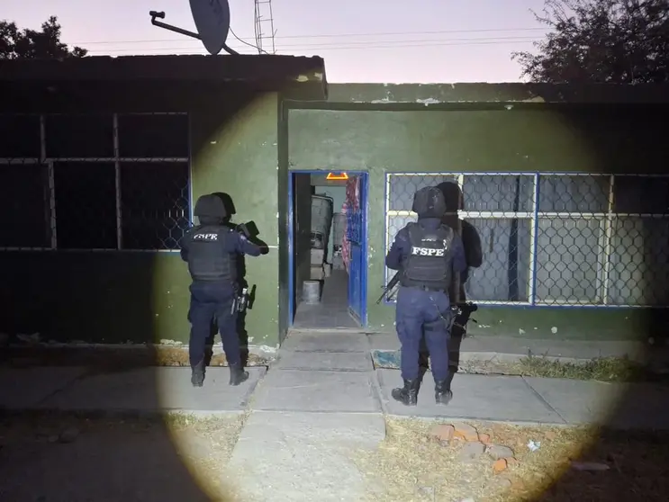 Aseguran en Villagrán vivienda que almacenaba hidrocarburos de manera ilegal