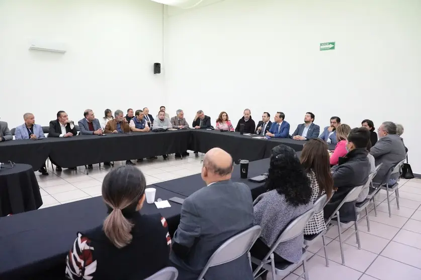 Titulares estatales de Seguridad y Gobierno se reúnen con empresarios de Irapuato