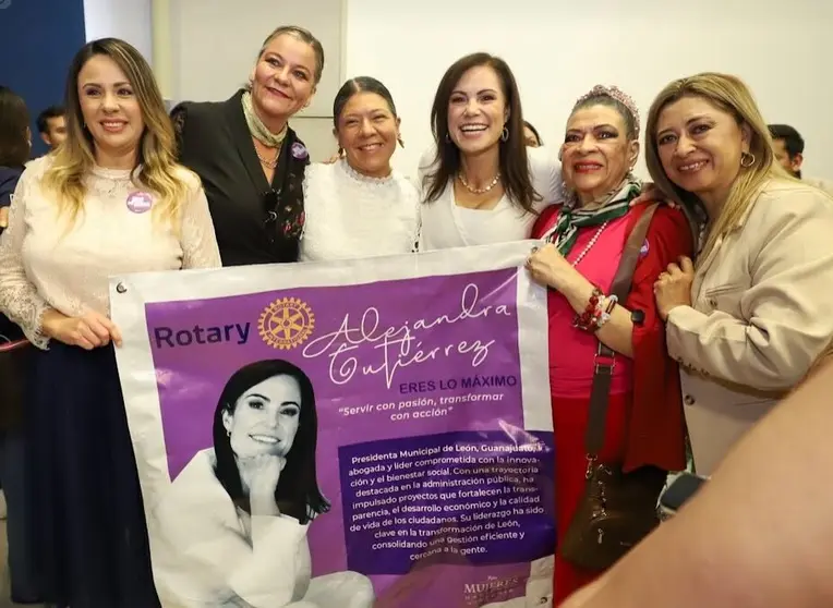 Ale Gutiérrez imparte conferencia en el foro 'Mujeres haciendo historia'