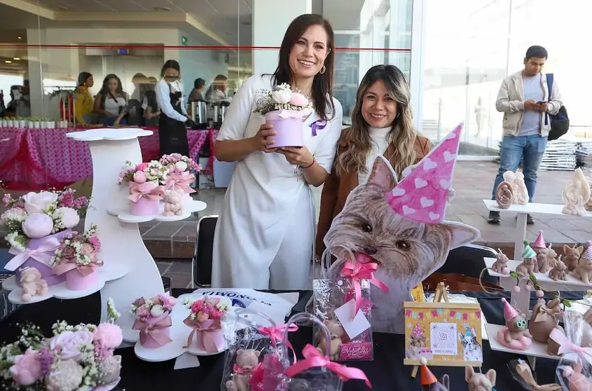 Ale Gutiérrez encabeza entrega de equipos y herramientas a 95 emprendedoras de León