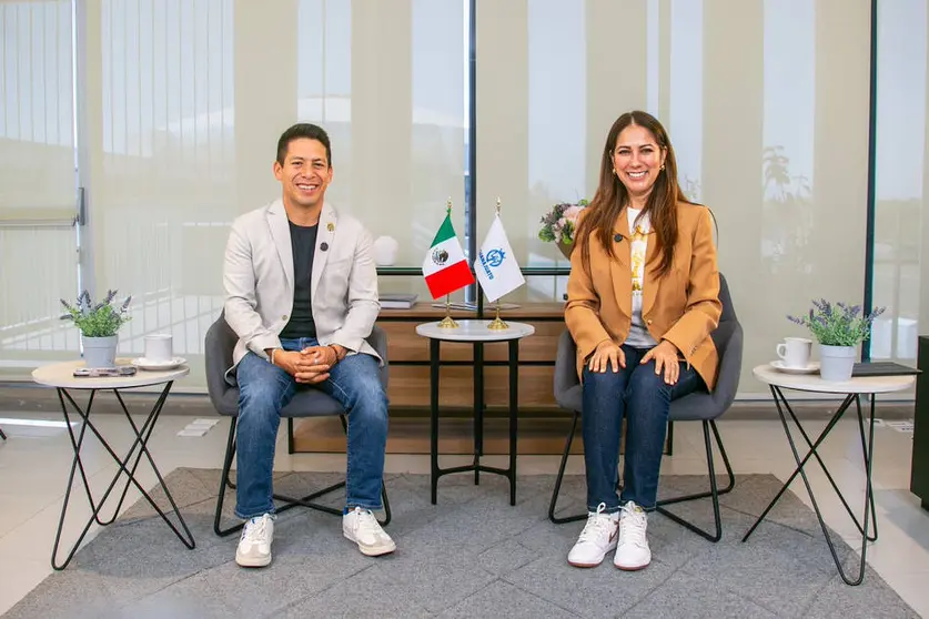 Libia Dennise y Juan Carlos Montesinos presentan el programa SuperLiga de la Salud