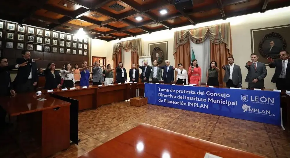 Luis Ernesto Ayala Torres preside el consejo 2025-2027 de IMPLAN León