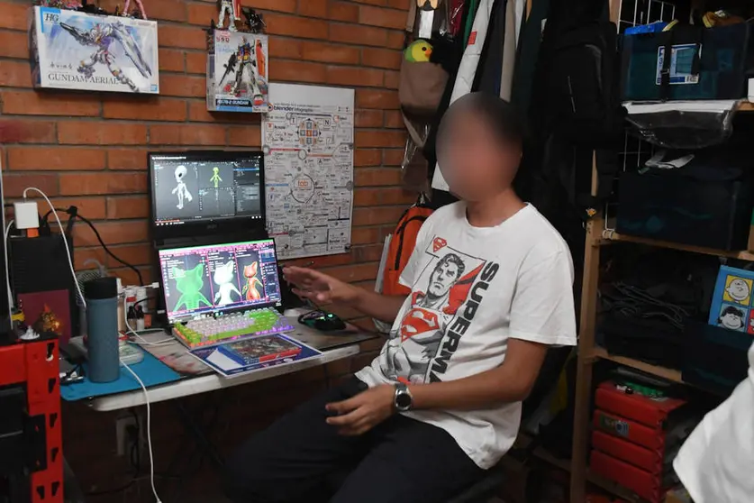 Sebastián modela su oportunidad de reinserción social