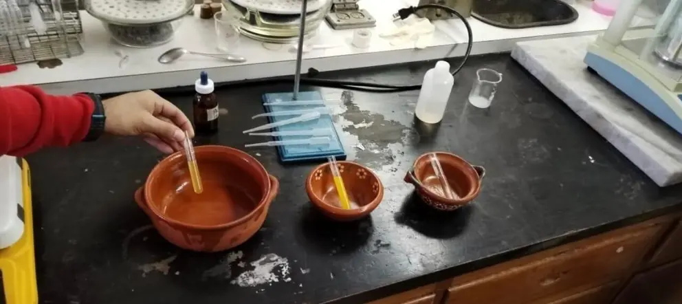 Vasijas de barrio vidriado, entre las contaminadas con plomo