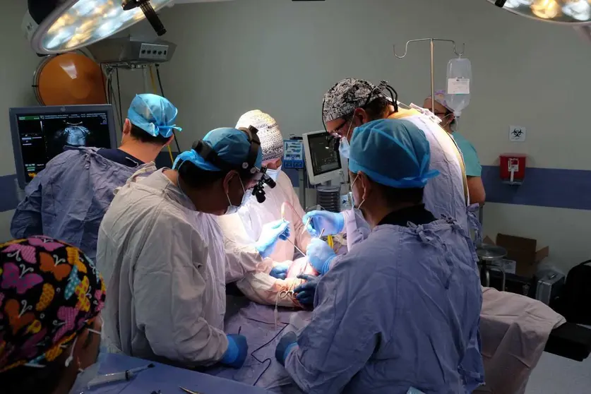 En Hospital de Especialidades Materno Infantil de León corrigen con micro neurocirugía fetal una columna bífida de bebé