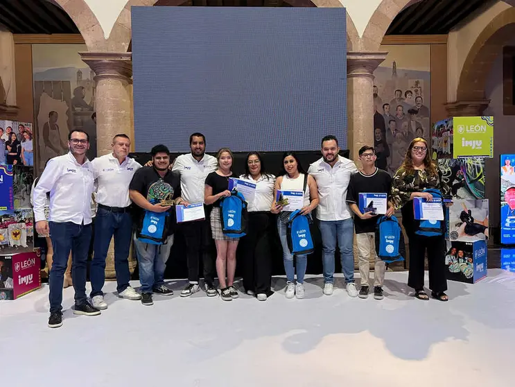IMJU León reconoce a jóvenes que transforman sus comunidades