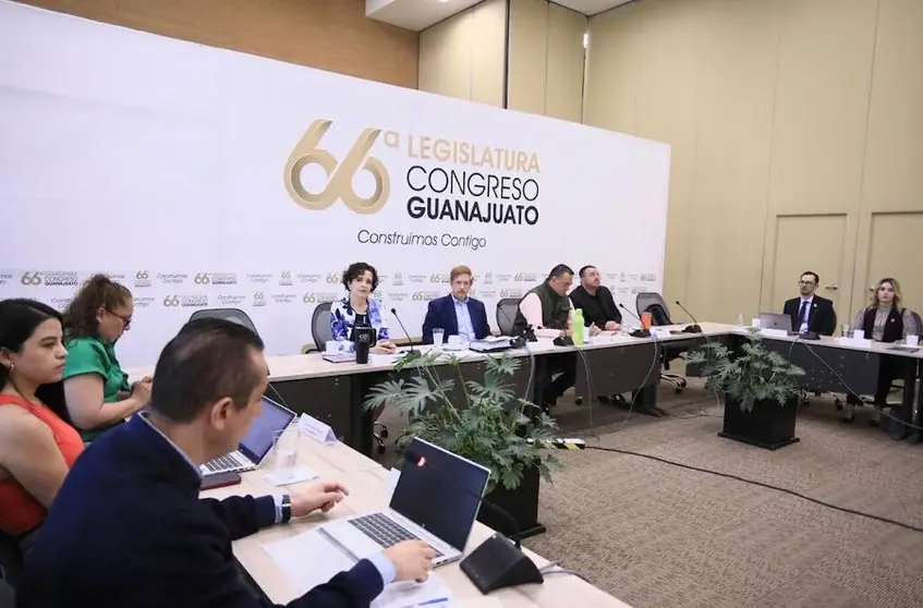 Realizan mesa de trabajo para reformar 14 leyes estatales