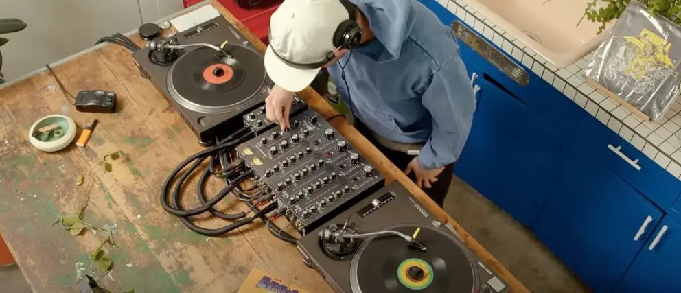 Cumbia Rebajada & Futurista Mix [Vinyl Studio Session] with Backyardmango