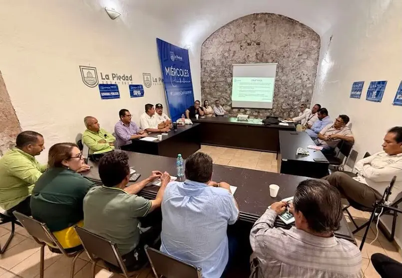 Guanajuato y Michoacán diseñan estrategia conjunta contra el dengue