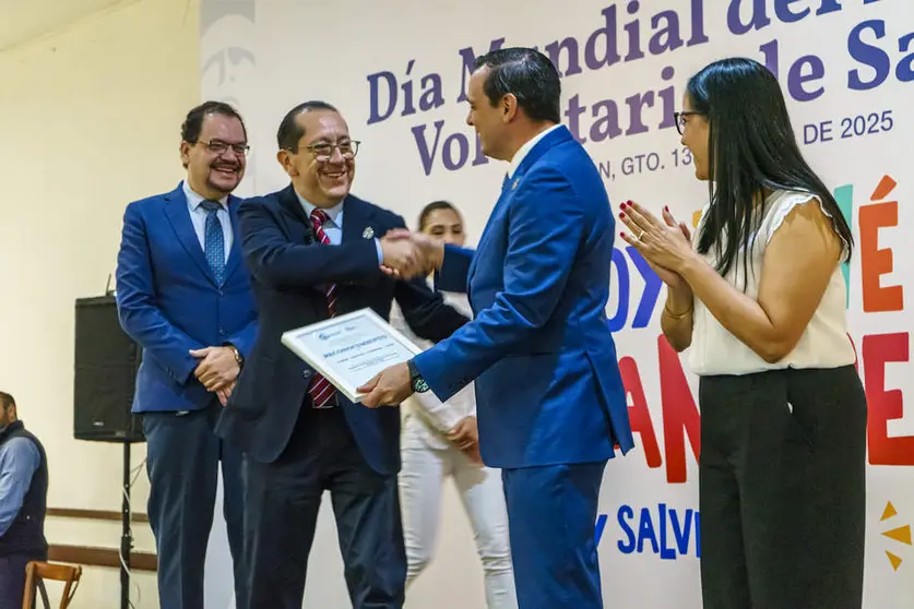 Salud Guanajuato reconoce a donadores altruistas de sangre