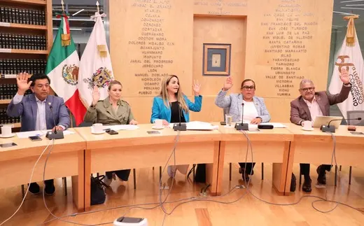 Aprueban dictamen para fortalecer la protecci&oacute;n a las personas migrantes  