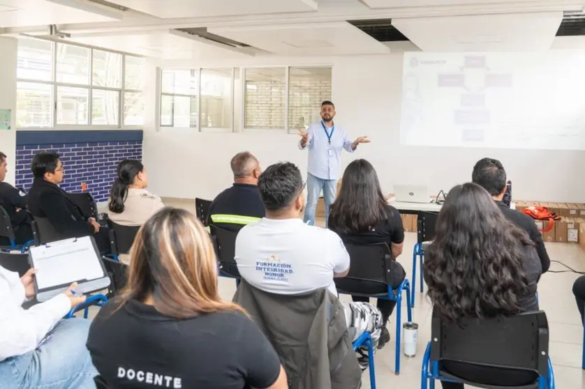 Fomenta Secretaría de las Mujeres nuevas masculinidades