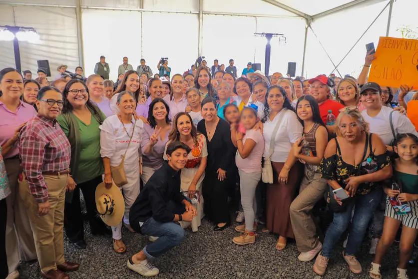 Claudia Sheinbaum y Libia Dennise Garc&iacute;a en mujeres de Silao, Guanajuato