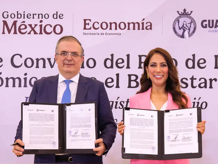 Anuncian Ebrard y Libia Dennise apoyo de la Federaci&oacute;n a la industria del calzado
