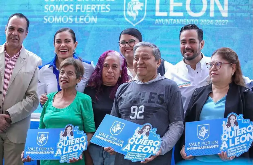 Le&oacute;n dignifica la vida de 54 mil familias