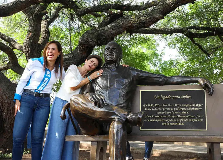Ale Guti&eacute;rrez encabeza develaci&oacute;n de la estatua de Eliseo Mart&iacute;nez P&eacute;rez