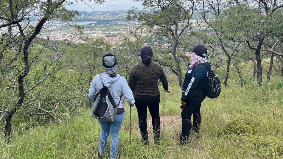 Le&oacute;n entrega apoyos a buscadores de personas desaparecidas