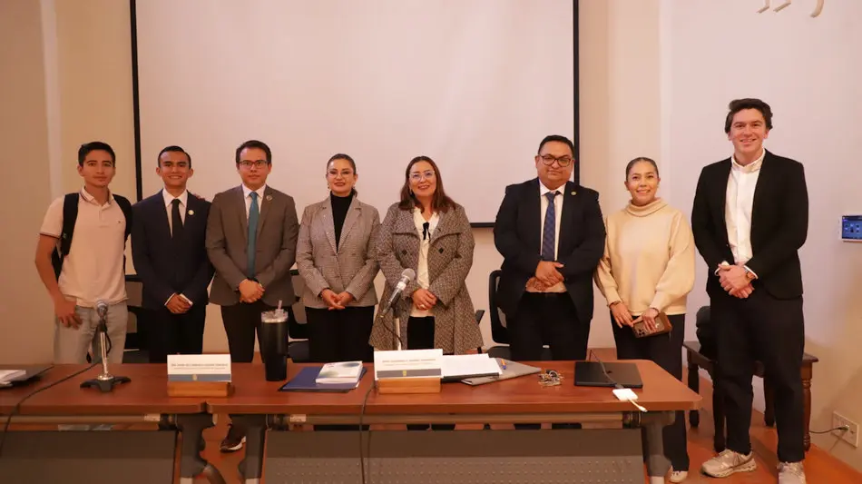 Presentan en la UG libro 'Lucha contra la corrupci&oacute;n. Una mirada desde la academia'