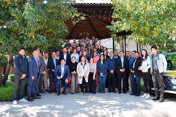 Vida UG presenta oferta de servicios ante c&aacute;maras, cl&uacute;steres y consejos empresariales