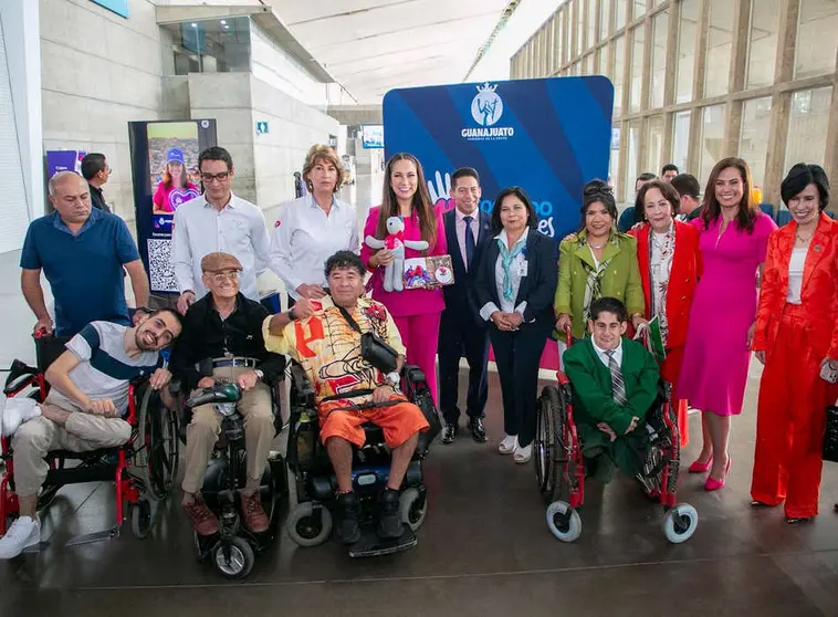 Libia Dennise encabeza la entrega de primeros apoyos Tocando Corazones
