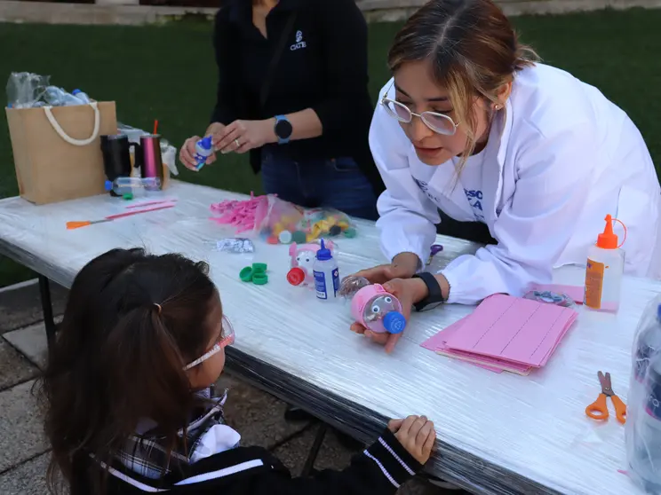 Concluyen talleres de "Ellas en la Ciencia" con la participaci&oacute;n de 145 asistentes.