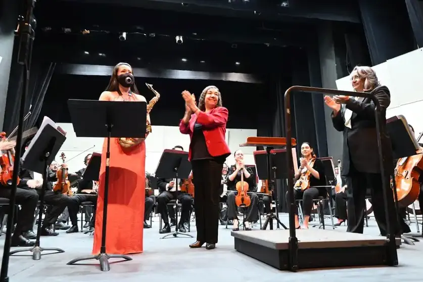 Dirigida por Grace Echauri, la OSUG estrena obra de Leticia Armijo y reconoce el talento sinf&oacute;nico femenino