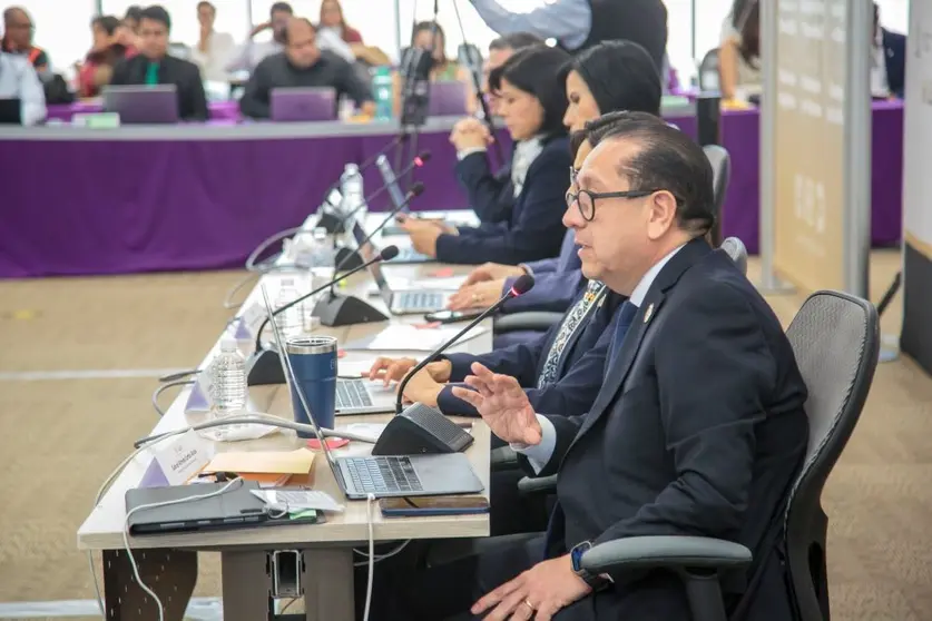 El titular de la Secretar&iacute;a de Salud present&oacute; ante legisladores locales los indicadores de cobertura m&eacute;dica del &uacute;ltimo a&ntilde;o, destacando la inversi&oacute;n en urgencias, salud mental y la operatividad de la red hospitalaria estatal.