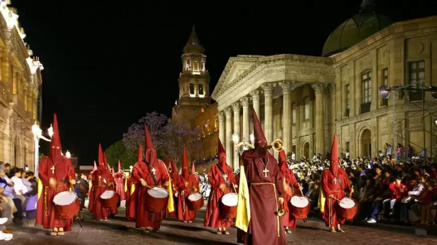 La infaltable Procesi&oacute;n del Silencio, una de las tradiciones potosinas m&aacute;s admiradas.