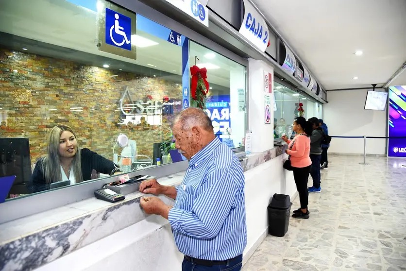 La atenci&oacute;n personalizada en las sucursales de SAPAL permite que m&aacute;s ciudadanos accedan a los beneficios sociales vigentes este 2026.
