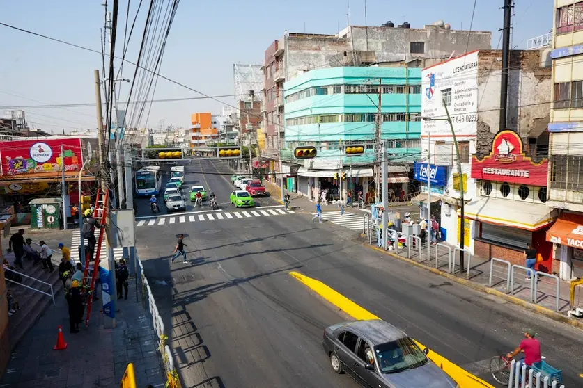 El operativo en la avenida Miguel Alem&aacute;n cumple un a&ntilde;o con presencia de inspectores y seguridad para mantener la liberaci&oacute;n de banquetas y el orden vial.