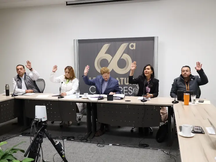 Durante la sesi&oacute;n de este martes, legisladores locales aprobaron por unanimidad el dictamen que establece l&iacute;mites a las pensiones y jubilaciones pagadas con recursos p&uacute;blicos en el estado.