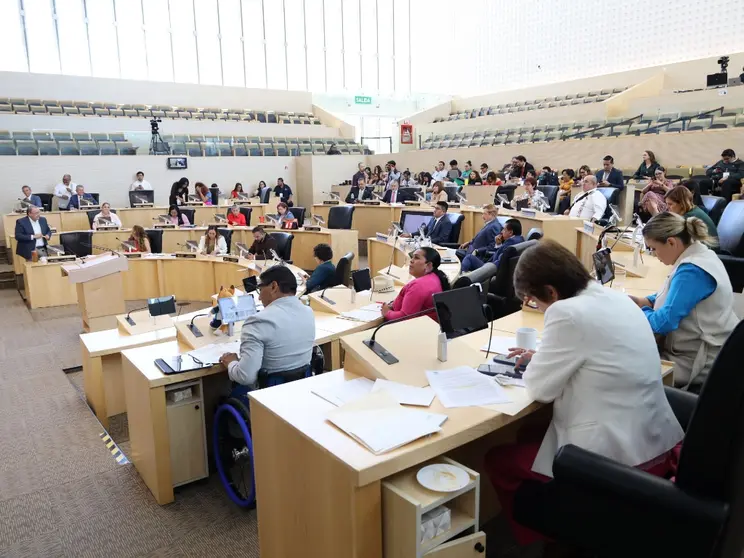 El Pleno del Congreso de Guanajuato durante la aprobaci&oacute;n un&aacute;nime de las reformas que integran el Premio Estatal a la Comunidad Migrante.