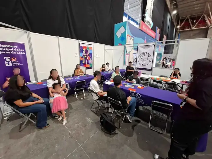Ofrecen en la fenal Le&oacute;n taller para reflexi&oacute;n y expresi&oacute;n de la mujer