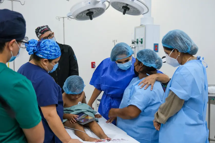 Especialistas y personal de enfermer&iacute;a del Hospital General de Guanajuato realizaron 24 cirug&iacute;as y 45 tratamientos l&aacute;ser como parte de la primera jornada de atenci&oacute;n a menores con fisura labiopalatina.