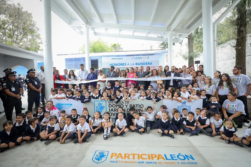 Inauguraci&oacute;n de la techumbre en el jard&iacute;n de ni&ntilde;os Ovidio Decroly, obra realizada mediante el presupuesto participativo.