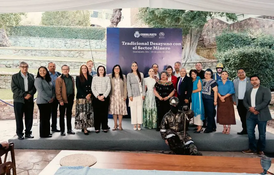 Libia Dennise encabeza tradicional desayuno con el sector minero de Guanajuato