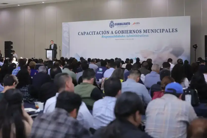 Secretario de Gobierno enfatiza la importancia de atender con profesionalismo a la ciudadan&iacute;a
