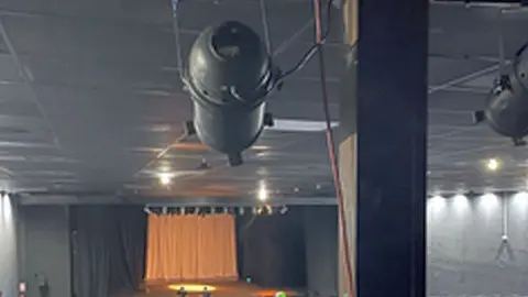 Un teatro entre dos fronteras