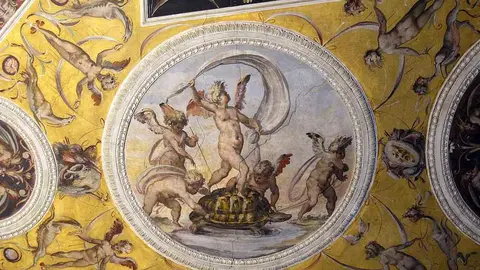 Annesso_alla_sala_di_ercole,_soffitto_di_vasari_e_marco_da_faenza,_festina_lente