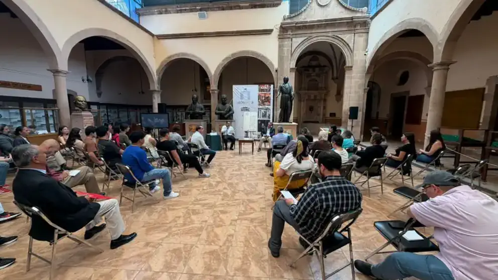 El cronista Luis Alegre diserta sobre los elementos que constituyen a Le&oacute;n como ciudad