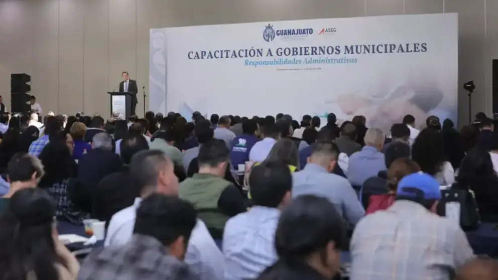 Secretario de Gobierno enfatiza la importancia de atender con profesionalismo a la ciudadan&iacute;a
