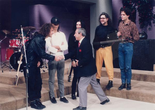Los Caifanes en un programa de Televisa, con Juan El Gallo Calderón.